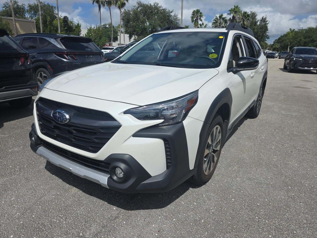 Used 2023 Subaru Outback Limited AWD/4WD image 2