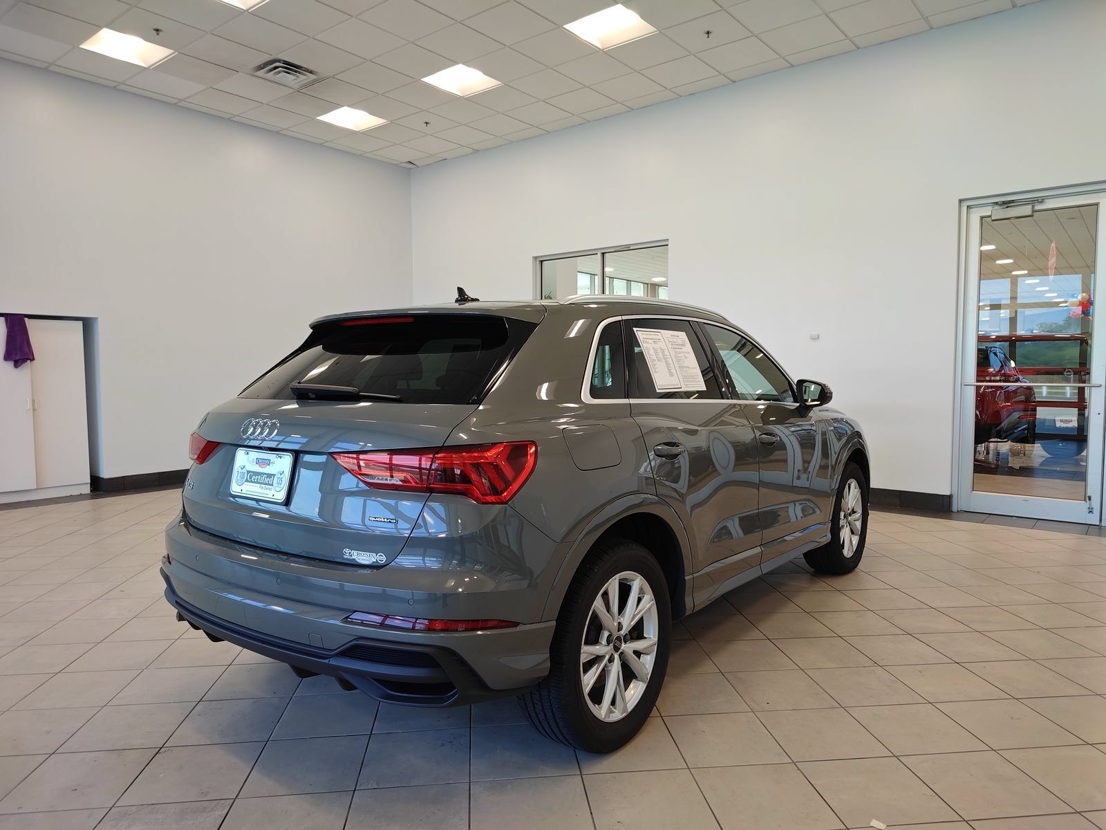 Used 2024 Audi Q3 2.0T Premium AWD/4WD image 3