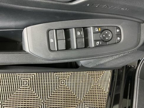 New 2026 Nissan Sentra SV w/ SV Convenience Package FWD image 10