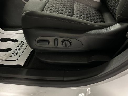 Used 2022 Chevrolet Blazer LT FWD image 13