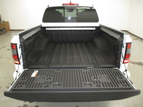 New 2026 Nissan Frontier SV w/ SV Convenience Package AWD/4WD image 12