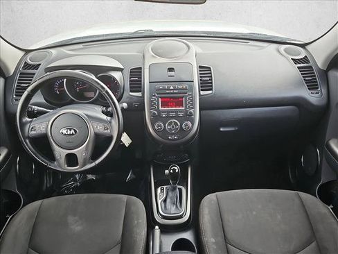 Used 2013 Kia Soul + FWD image 17