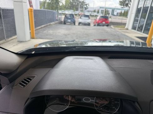Used 2025 Nissan Altima 2.5 SV FWD image 34