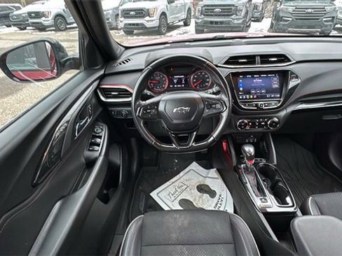 Used 2021 Chevrolet TrailBlazer RS w/ Technology Package image 13
