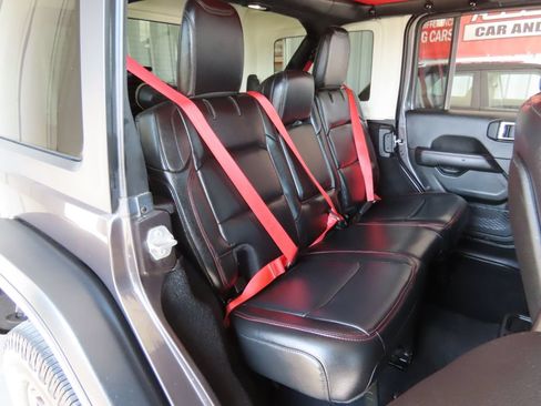 Used 2020 Jeep Wrangler Unlimited Rubicon w/ Quick Order Package 28Y Recon AWD/4WD image 29