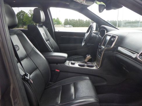 Used 2017 Jeep Grand Cherokee Overland w/ Jeep Active Safety Group AWD/4WD image 16