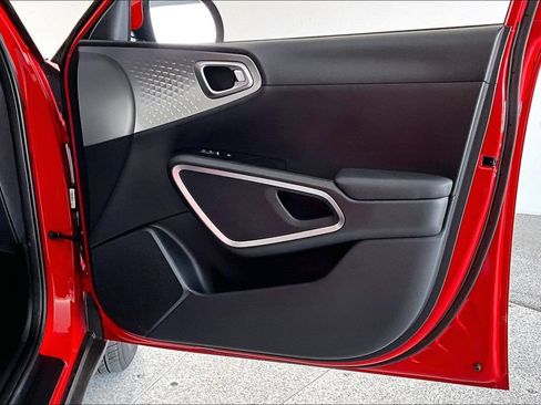 Used 2024 Kia Soul S FWD image 24