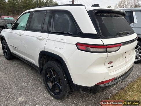 Used 2024 Jeep Grand Cherokee Altitude image 4