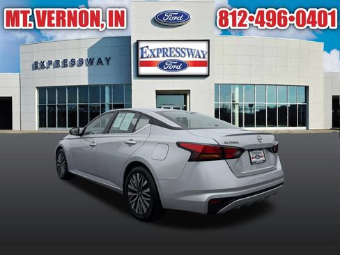 Used 2024 Nissan Altima 2.5 SV FWD image 8
