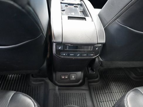 Used 2022 Toyota Highlander Platinum image 29