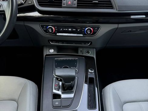 Used 2019 Audi Q5 2.0T Premium Plus w/ Premium Plus Package AWD/4WD image 17