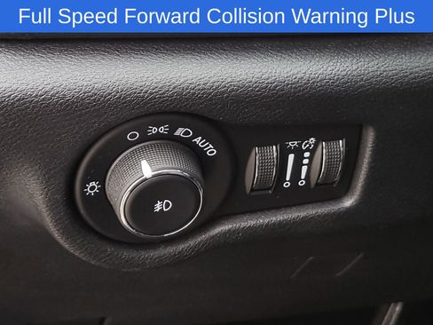 Used 2020 Chrysler Pacifica Touring-L w/ Advanced Safetytec Group FWD image 22