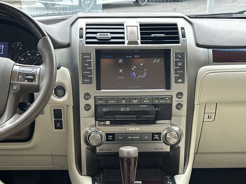 Used 2018 Lexus GX 460 Premium AWD/4WD image 23