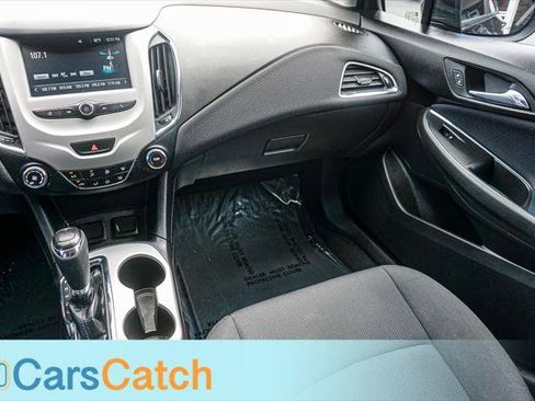 Used 2018 Chevrolet Cruze LS FWD image 25