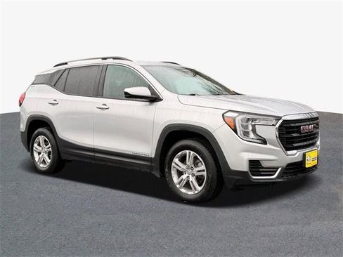 Used 2022 GMC Terrain SLE w/ Driver Convenience Package image 4