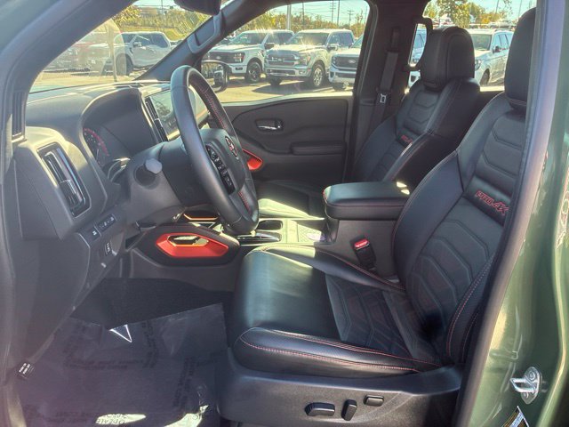 Used 2025 Nissan Frontier 4x4 Crew Cab image 19