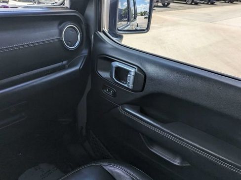 Used 2022 Jeep Wrangler Unlimited Sahara AWD/4WD image 17