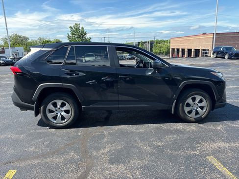 Used 2023 Toyota RAV4 LE FWD image 17