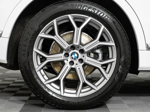 Used 2022 BMW X7 xDrive40i w/ Premium Package image 37