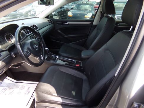 Used 2014 Volkswagen Passat 1.8T SE FWD image 10