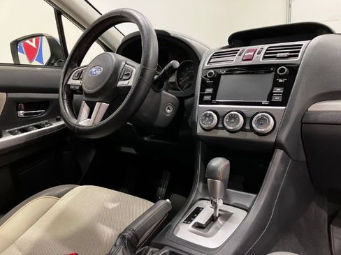 Used 2017 Subaru Crosstrek 2.0i Premium w/ Popular Package #1 AWD/4WD image 34
