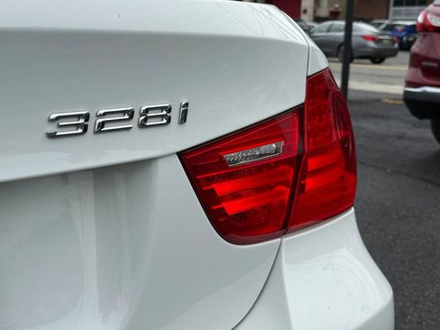 Used 2011 BMW 328i xDrive Sedan AWD/4WD image 6