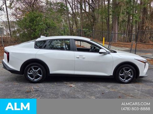 Used 2025 Kia K4 LXS image 11