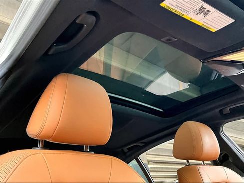 Used 2023 BMW 540i w/ Premium Package image 13