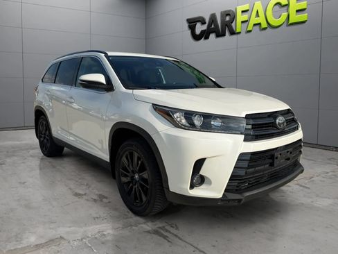 Used 2019 Toyota Highlander SE AWD/4WD image 4