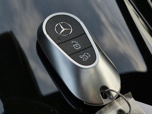 Certified 2025 Mercedes-Benz GLC 300 image 34