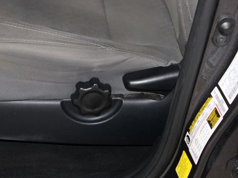 Used 2020 Toyota Tacoma SR w/ SR Convenience Package RWD image 23