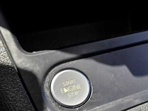 Used 2014 Volkswagen Tiguan SEL FWD image 38