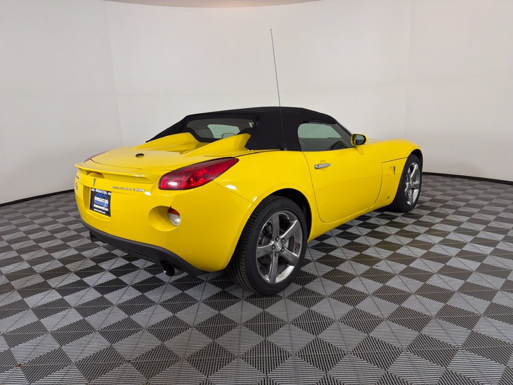 Used 2007 Pontiac Solstice GXP w/ Premium Package RWD image 3