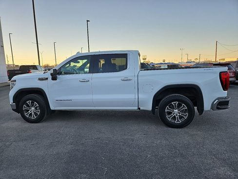Used 2024 GMC Sierra 1500 SLT image 3