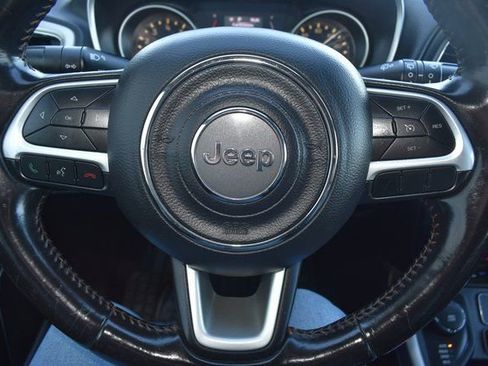 Used 2020 Jeep Compass Latitude AWD/4WD image 18