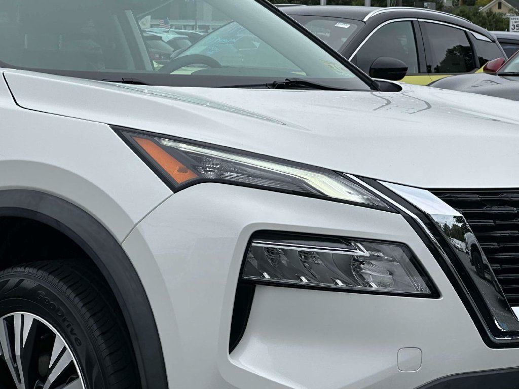 Used 2021 Nissan Rogue SV w/ Premium Package AWD/4WD image 8