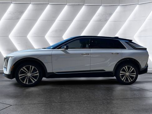 New 2026 Cadillac Lyriq Luxury image 3