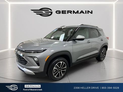 Used 2025 Chevrolet TrailBlazer LT AWD/4WD image 4