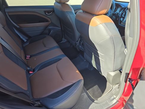 Used 2025 Subaru Forester Touring image 11