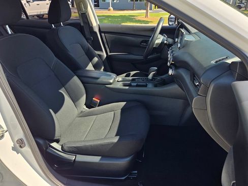 Used 2024 Nissan Sentra S FWD image 14