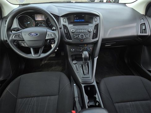 Used 2017 Ford Focus SE image 14
