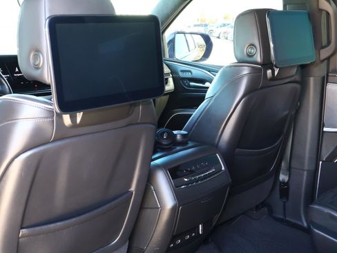 Used 2023 Cadillac Escalade V w/ LPO, ONYX Package image 20