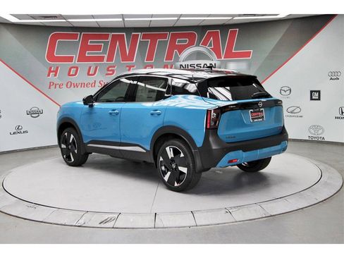 New 2026 Nissan Kicks SR image 3