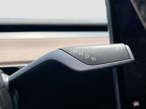 Used 2024 Tesla Model Y Long Range RWD image 31