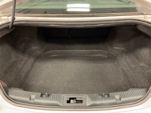 Used 2015 Ford Taurus SEL w/ Equipment Group 201A FWD image 9