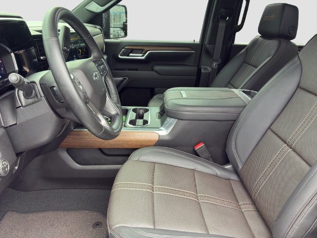 Used 2026 Chevrolet Silverado 2500 High Country w/ High Country Premium Package AWD/4WD image 11