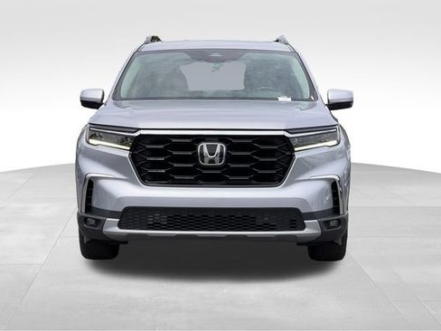 Used 2023 Honda Pilot Touring image 9
