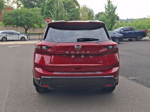 Certified 2026 Nissan Rogue SV w/ SV Premium Package AWD/4WD image 5