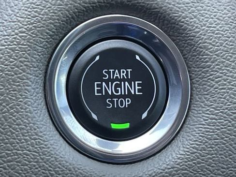 Used 2025 Chevrolet Colorado ZR2 w/ Technology Package AWD/4WD image 23