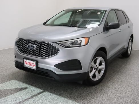 Used 2024 Ford Edge SE AWD/4WD image 2